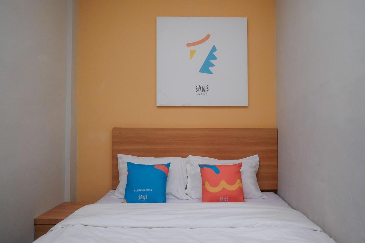Sans Hotel Tiga Putri Semarang By Reddoorz Bagian luar foto
