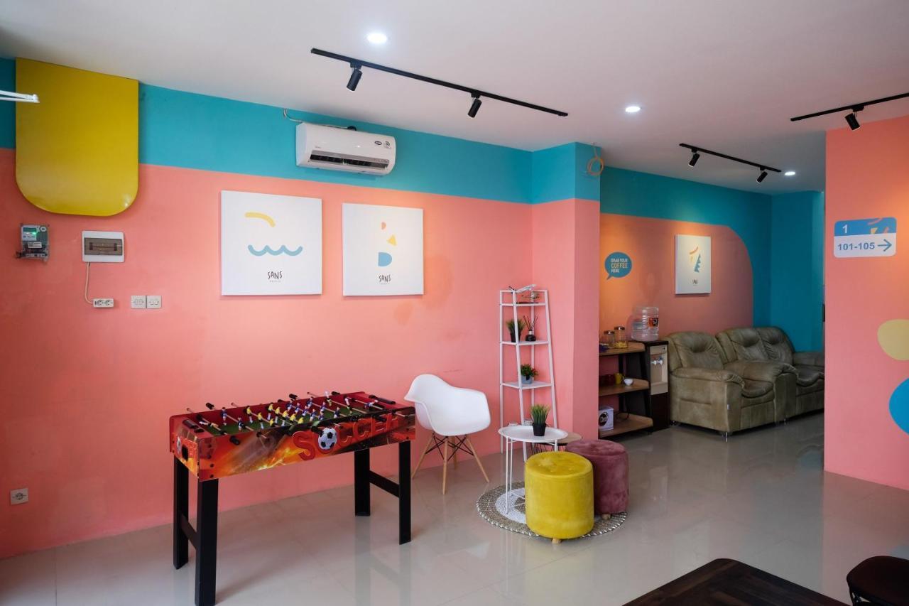 Sans Hotel Tiga Putri Semarang By Reddoorz Bagian luar foto