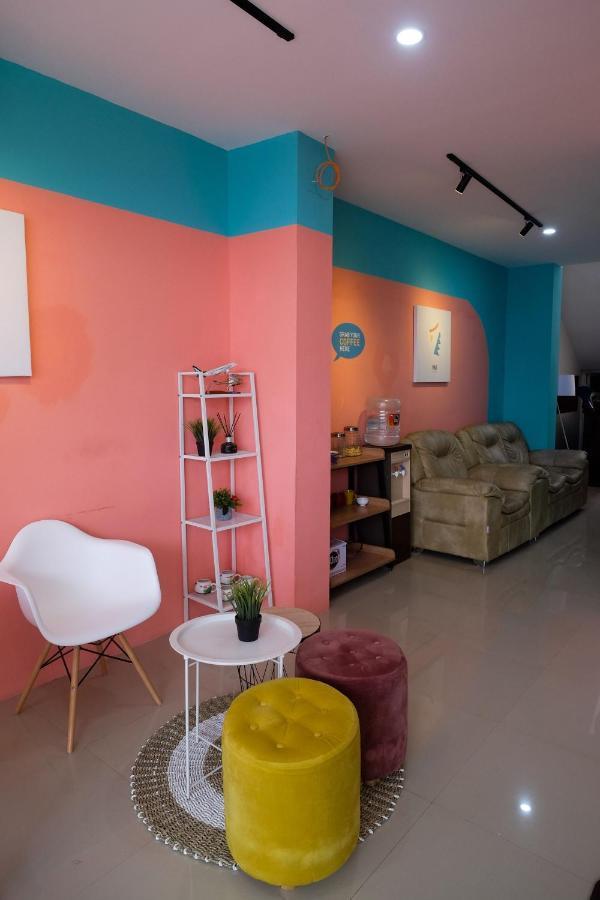 Sans Hotel Tiga Putri Semarang By Reddoorz Bagian luar foto
