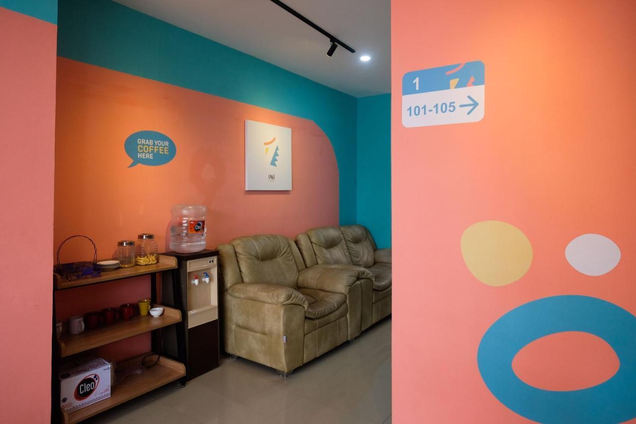 Sans Hotel Tiga Putri Semarang By Reddoorz Bagian luar foto