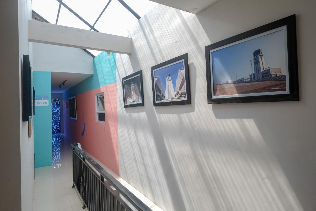 Sans Hotel Tiga Putri Semarang By Reddoorz Bagian luar foto